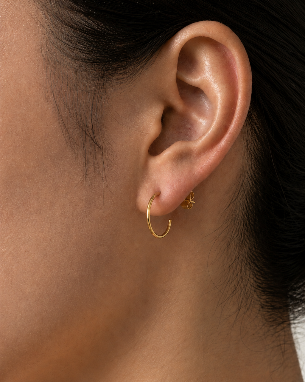 Thin gold hoop earrings