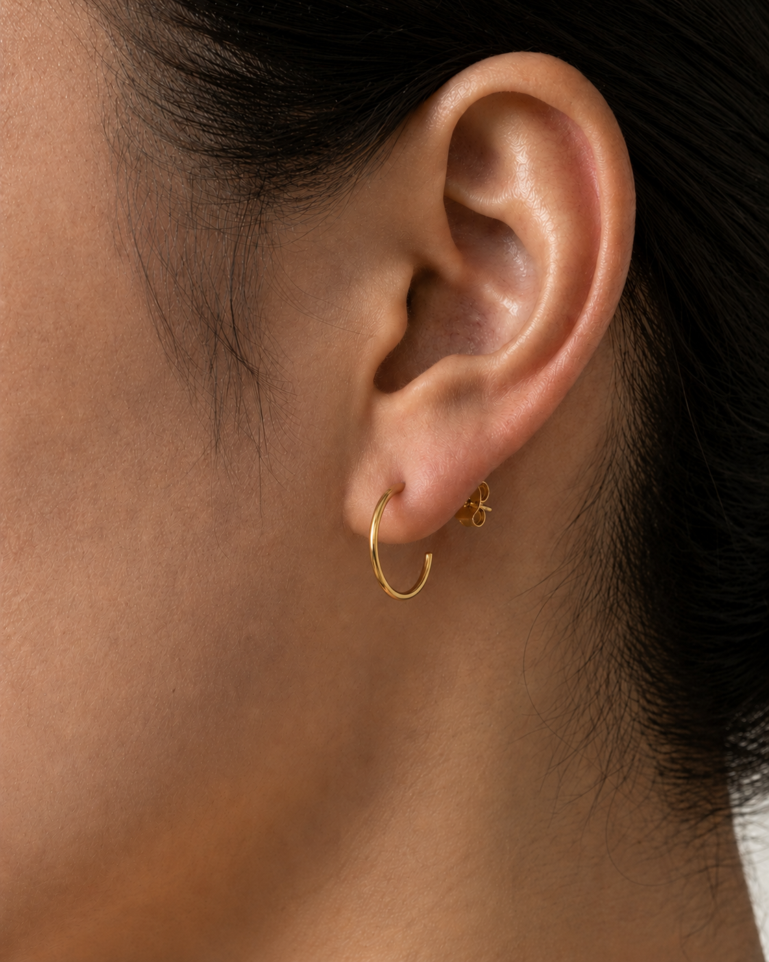 Thin gold hoop earrings